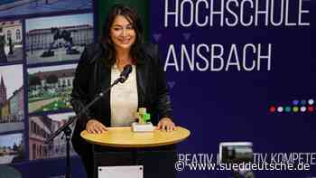 Auszeichnungen - Ansbach - Autorin Düzen Tekkal erhält Bildungspreis von Hochschule - Bayern - SZ.de - Süddeutsche Zeitung - SZ.de