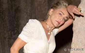 Vip in vacanza, Sharon Stone a Messina posta la foto del castello di Sant'Alessio Siculo - Sky Tg24
