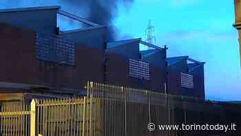 Incendio nell'azienda che tratta rifiuti a Beinasco: colonna di fumo vista a distanza di chilometri - TorinoToday
