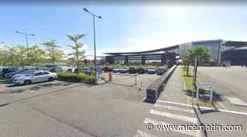 Un bébé décède après avoir été oublié dans la voiture de son père