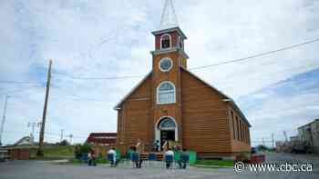 N.W.T. residential school survivors, descendants head to Edmonton for papal visit