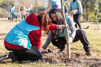 Jornada de plantación en el Parque Indoamericano | Noticias | Buenos Aires Ciudad - buenosaires.gob.ar