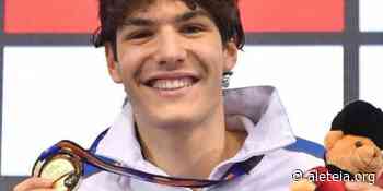 He started to swim for physical therapy; now he has a Paralympic gold medal - Aleteia