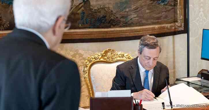 Il Consiglio dei ministri dopo lo scioglimento delle Camere. L’intervento di Draghi: “Ci sarà tempo per i saluti. Ora rimettiamoci al lavoro”