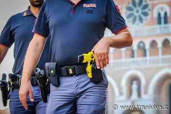 Arma ad impulsi elettrici, nuovo strumento in dotazione alla Polizia di Stato della Bat - TraniViva