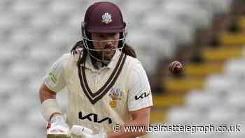 Division One leaders Surrey close in on victory against Essex