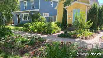 Saskatoon gardeners welcome return of in-person tours