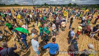 Bahn - Stuttgart - Bau des Pfaffensteigtunnels spaltet: Bauern demonstrieren - Wirtschaft - SZ.de - Süddeutsche Zeitung - SZ.de