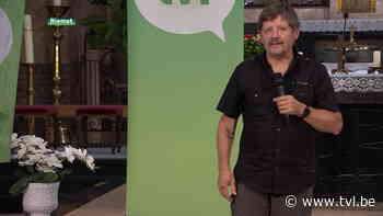 Nigel Williams entertaint publiek in de Sint-Hubertuskerk in Kanne - TV Limburg