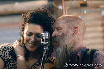 WATCH | Neil Sandilands and Tracey-Lee Oliver deliver emotional duet for Desert Rose - News24