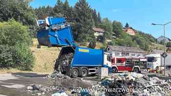 Feuerwehreinsatz in Vöhrenbach - Restmüll im Müllwagen gerät in Brand - Schwarzwälder Bote
