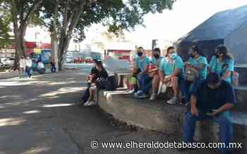 Protestan sindicalizados del SNTE de Macuspana por aumento salarial - El Heraldo de Tabasco