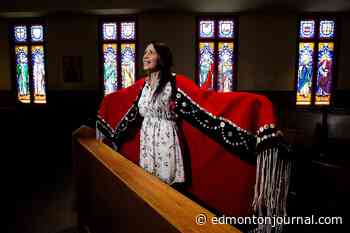 Indigenous artist shares details behind design for Pope Francis's vestment