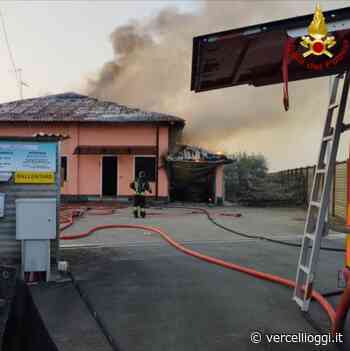 BORGO VERCELLI – Intervento in V. Strada Rotta n. 5, per incendio di un'auto - vercellioggi.it/