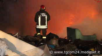 Novi (Modena), incendio in una palazzina: 16 intossicati - TGCOM