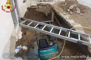 Vigili del fuoco: crollo stradale a Pomarico, sgomberate alcune persone - MateraLife