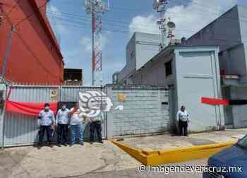 Telefonistas en Misantla cuelgan banderas rojinegras y se unen a huelga nacional - Imagen de Veracruz