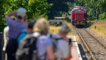 Heide-Express nach Corona-Pause wieder in Betrieb - NDR.de