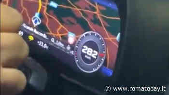 A 300 chilometri orari sul raccordo: il video prima dello schianto. Così ha perso la vita un 21enne