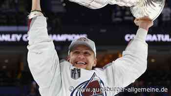 Stanley Cup in Augsburg: Nico Sturm präsentiert Trophäe - Augsburger Allgemeine