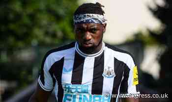 Chelsea enter Allan Saint-Maximin transfer talks with star 'annoying' Newcastle team-mates - Express