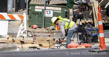 As workers die in extreme heat, advocates call on Biden admin to take urgent action