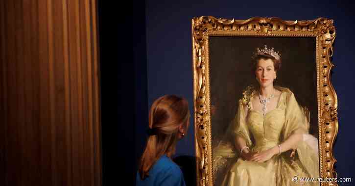 Queen Elizabeth's jewels on show at Buckingham Palace for Platinum Jubilee - Reuters UK