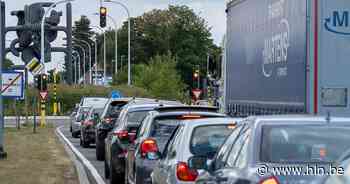 AUTOSNELWEGVERHALEN. De rotonde met verkeerslichten in Geel die een kruispunt moet worden, maar het nog altijd niet is: “En dan nog is dat geen duurzame oplossing” - Het Laatste Nieuws