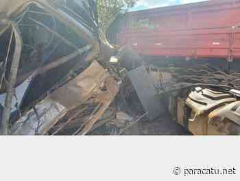 Duas carretas colidem frontalmente em grave acidente na BR-040 - Notícias - paracatu.net