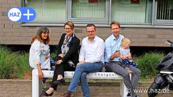 Solarbank in Hemmingen: Auf dem Rathausplatz steht eine Smart Bench - HAZ