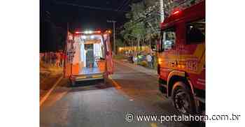 Acidente entre retroescavadeira e caminhonete deixa uma mulher ferida, em Imbituba, durante a noite - portalahora.com.br