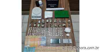 TRÁFICO: PM prende homem em bairro de Imbituba com quase 2 quilos de cocaína, maconha, R$ 4 mil em dinheiro e duas balanças de precisão - portalahora.com.br