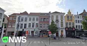 Oudenaarde zet verplaatsbare verkeersborden vast om gevaarlijke situaties te voorkomen - VRT NWS