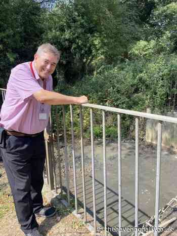 Harold Hill Councillor Paul McGeary tackles flooding head on. - The Havering Daily