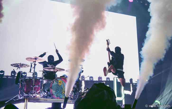 Twenty One Pilots play mash-up of ‘Stranger Things’ theme and ‘Heathens’