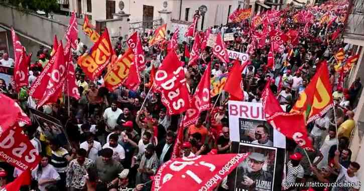 Piacenza, manifestazione nazionale contro gli arresti dei sindacalisti: “Chiedere diritti e aumenti salariali non è estorsione”