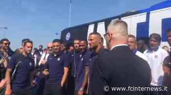VIDEO - L'Inter parte verso Ferrara: assenti Skriniar, Sanchez e Pinamonti. Grande entusiasmo tra i... - Fcinternews.it