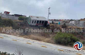 Reportan accidente de unidad de transporte público en Ensenada - AGENCIA FRONTERIZA DE NOTICIAS