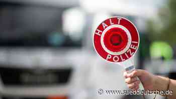 Verkehr - Ummendorf - 30 Jahre abgelaufenes Kennzeichen: Fahrer flüchtet - Wirtschaft - SZ.de - Süddeutsche Zeitung - SZ.de