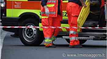 Pontedera, prova a entrare dalla finestra perché ha dimenticato le chiavi: cade dal sesto piano e muore a 26 a - ilmessaggero.it