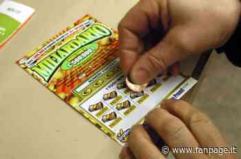 Ruba gratta e vinci da mezzo milione: arriva la condanna, ma intanto è sparito col biglietto - Fanpage.it