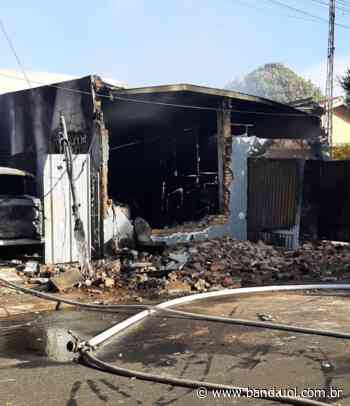 Barracão e dois veículos são destruídos por incêndio em Birigui - Band Jornalismo