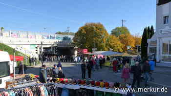 Viele Besucher beim ersten Marktsonntag in Olching nach langer Corona-Pause - Merkur.de