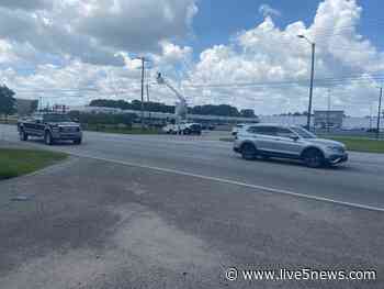 Crews remove power lines blocking Rivers Avenue - Live 5 News WCSC