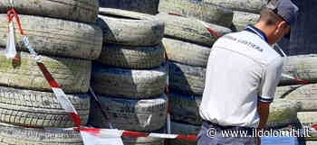 Discarica di pneumatici nel lago di Garda, la scoperta di un turista: la guardia costiera apre un'indagine - il Dolomiti