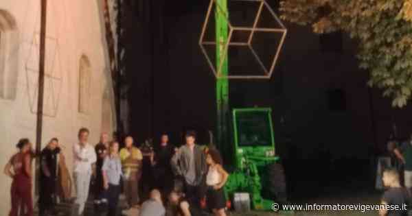 Vigevano, incidente durante un'esibizione acrobatica in Castello: ferita una ragazza - L'Informatore Vigevanese