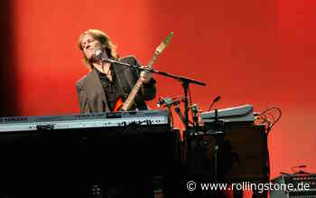 Brett Tuggle: Keyboarder der späten Fleetwood Mac ist tot - Rolling Stone