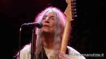 Patti Smith, la "sacerdotessa" del rock in Piazza Garibaldi a Cervia - ravennanotizie.it