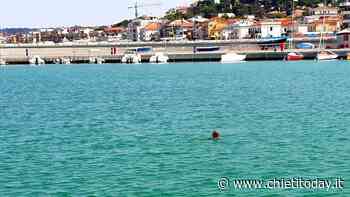 Mare, anziana entra in acqua al confine con Pescara e viene ritrovata disorientata nel porto turistico di Francavilla - ChietiToday