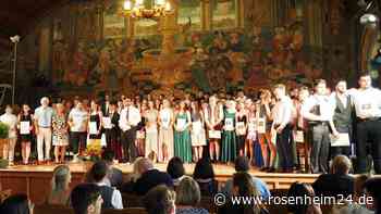 „Gute Chancen für die Zukunft“: Mittelschule Wasserburg feiert ihre Absolventen